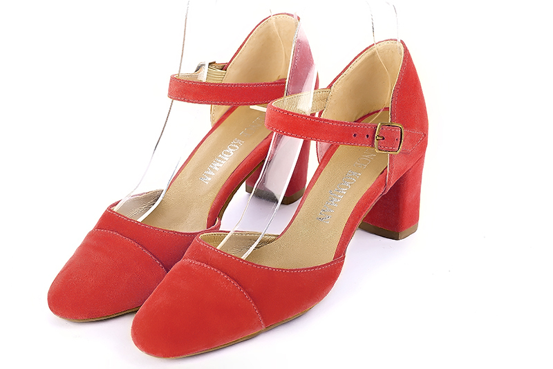 Scarlet red women's open side shoes, with an instep strap. Round toe. Medium block heels. Front view - Florence KOOIJMAN